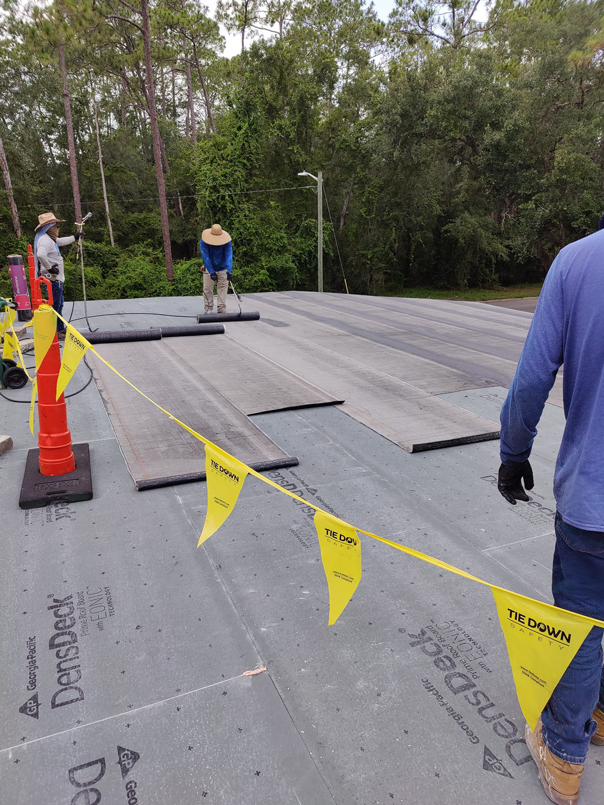 Office complex roof installation project completed by Atlantic Roofing & Exteriors LLC, Gainesville Florida – Project gallery Atlantic Roofing & Exteriors LLC, Gainesville Florida